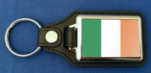 Irland Schlüsselanhänger aus Metall und Kunstleder | ca. 95 X 37  mm