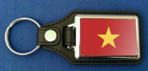 Vietnam Schlüsselanhänger aus Metall und Kunstleder | ca. 95 X 37  mm